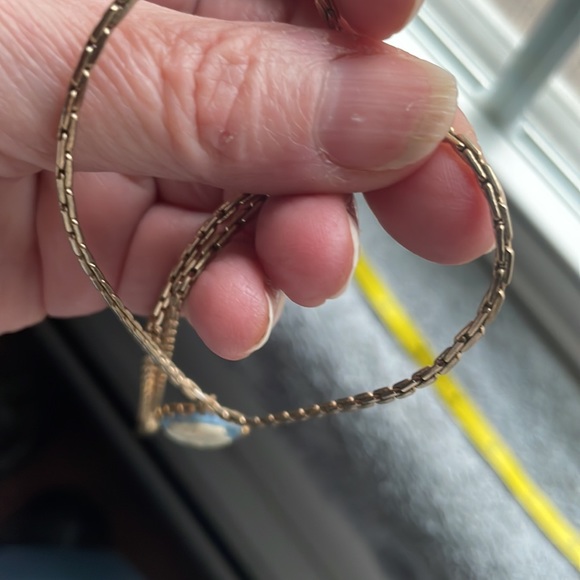 Sarah Coventry 17” gold chain 4.5 ext. about 1” by 3/4” width light blue Cameo - Picture 8 of 12